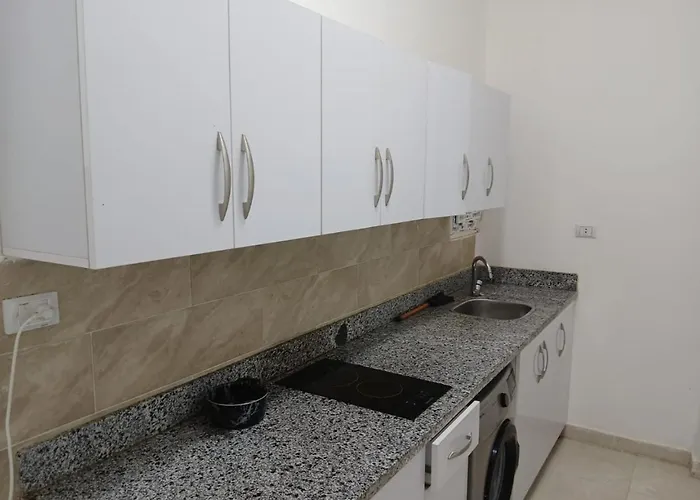Fiesta Apartment *