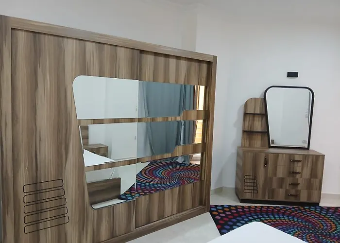 Fiesta Apartment *